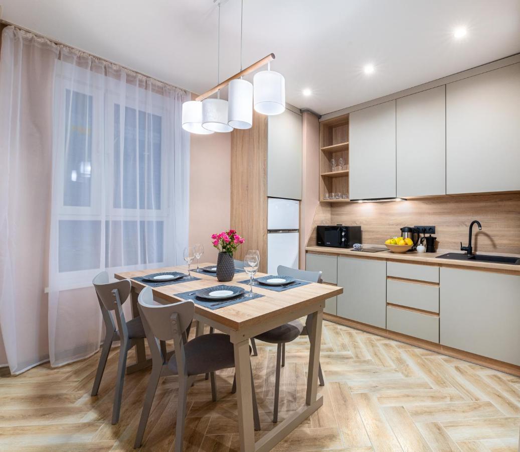 Stare Misto Premium Apartment Lviv Luaran gambar